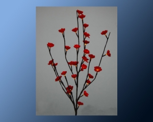 Beleuchteter Zweig mit 30 roten Blüten